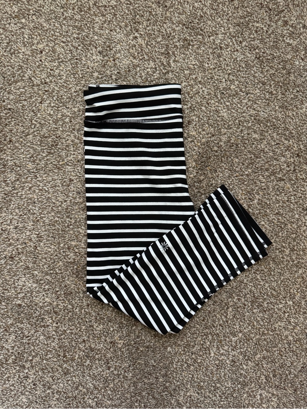 Athleta Girl Black & White Striped Capri Leggings - Like New - Size Medium 8-10